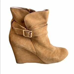 Vince Camuto Dena Suede Wedge ankle boots Tan 9.5